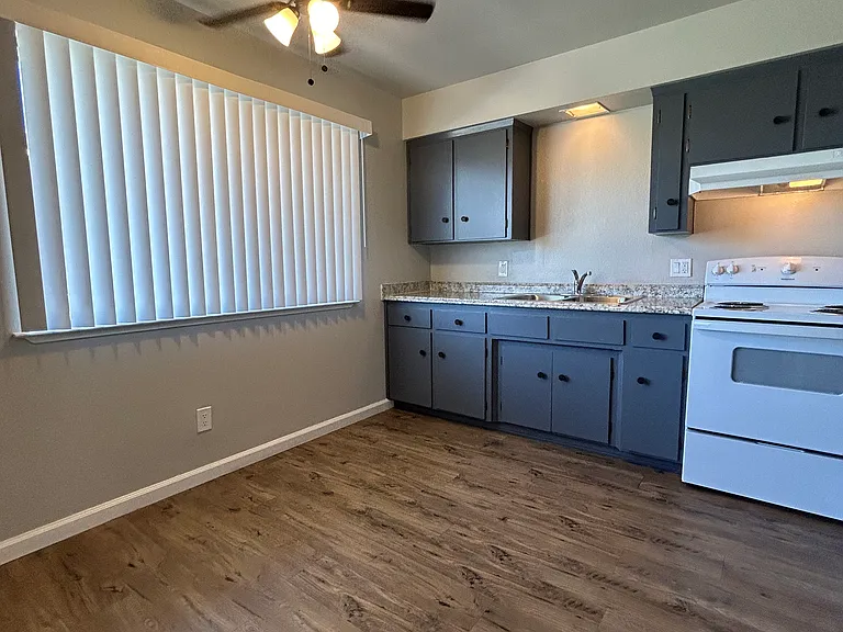 189 W Santa Ana Ave #F — Photo 5