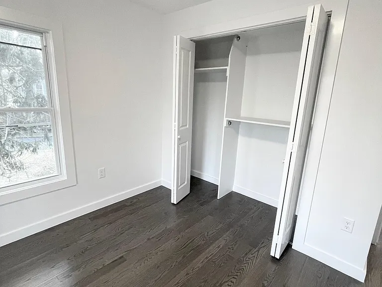 40 Grant Ave — Photo 16