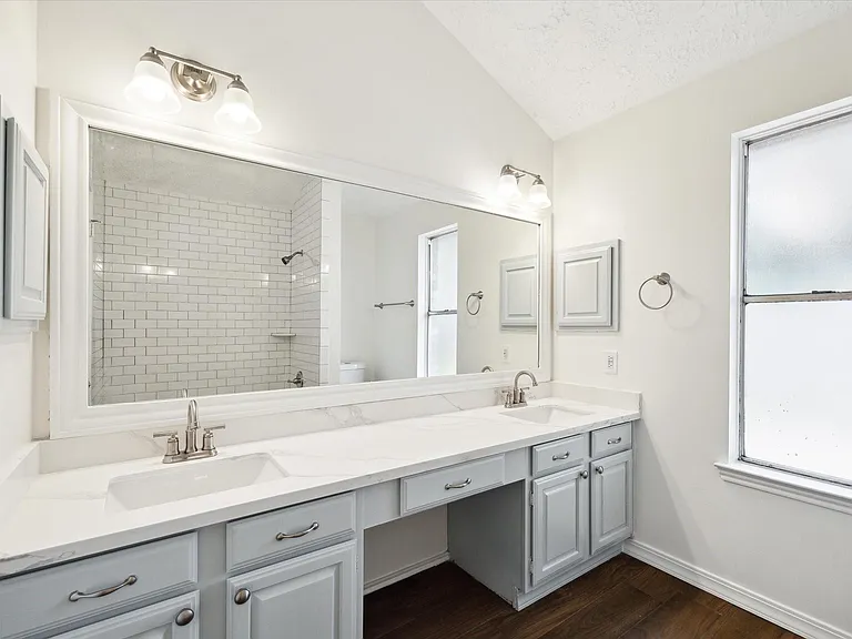1534 Valley Landing Dr — Photo 5