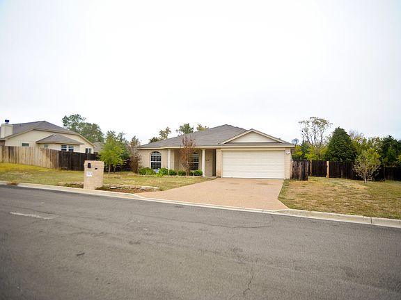 5th image of 713 Pebble Creek Dr