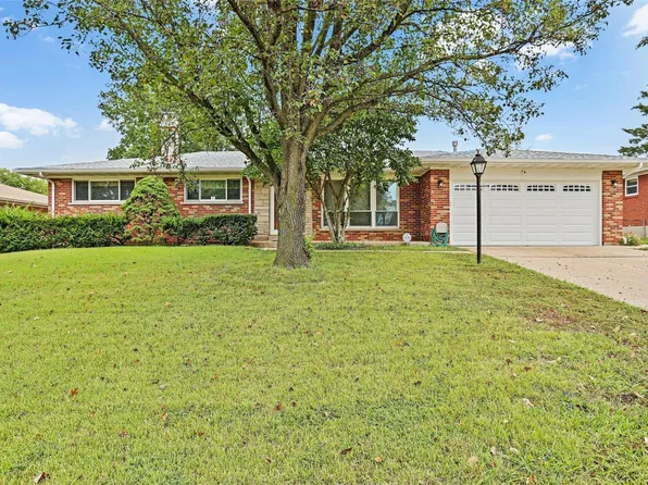 9330 Buxton Dr, Saint Louis, MO 63126