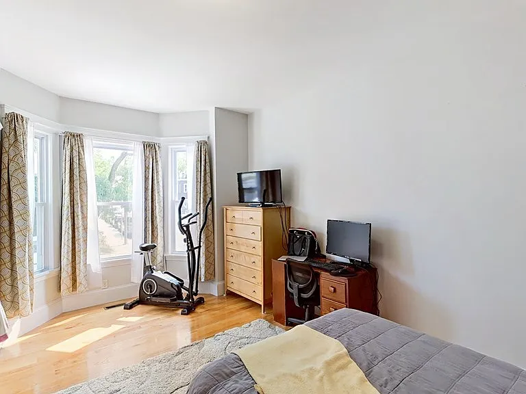 68-70 Moseley St #4 — Photo 7