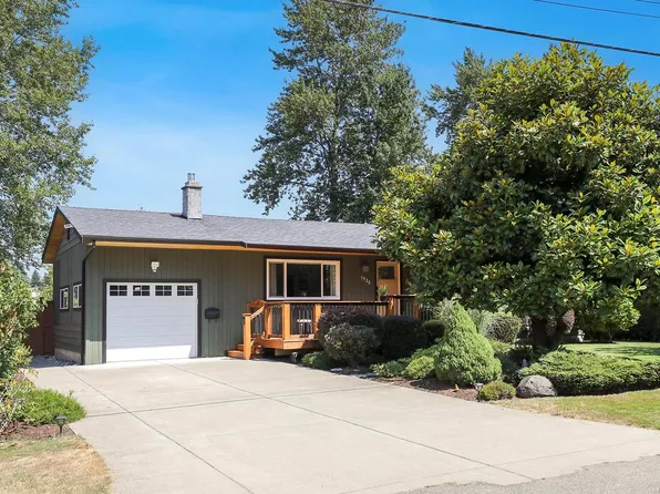 1922 Richardson Ave, Comox, BC V9M 2B4