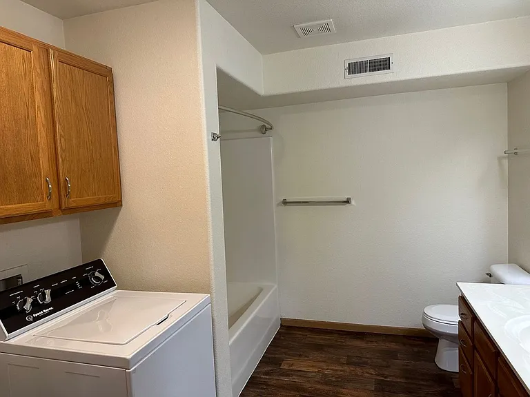 Madison Apartments — Photo 59
