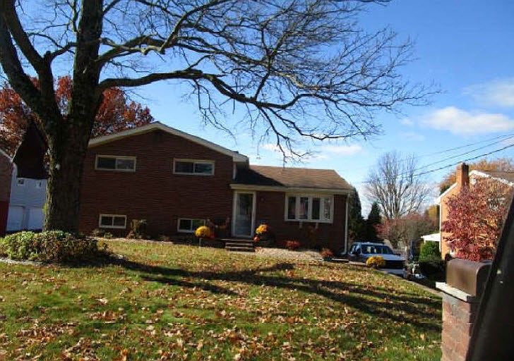 1st image of 512 W Salisbury Dr