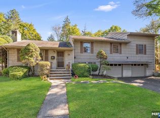 18 Chestnut Pl, Ho Ho Kus, NJ 07423