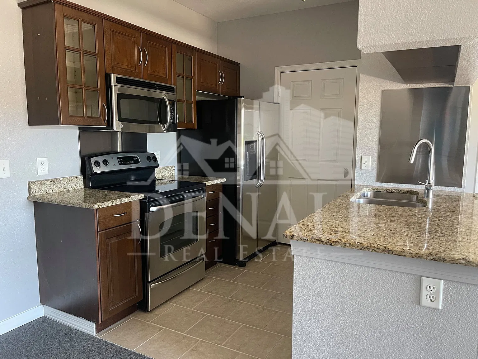 1 bed, 1.0 bath, 692 sqft, $1,095 — Photo 4