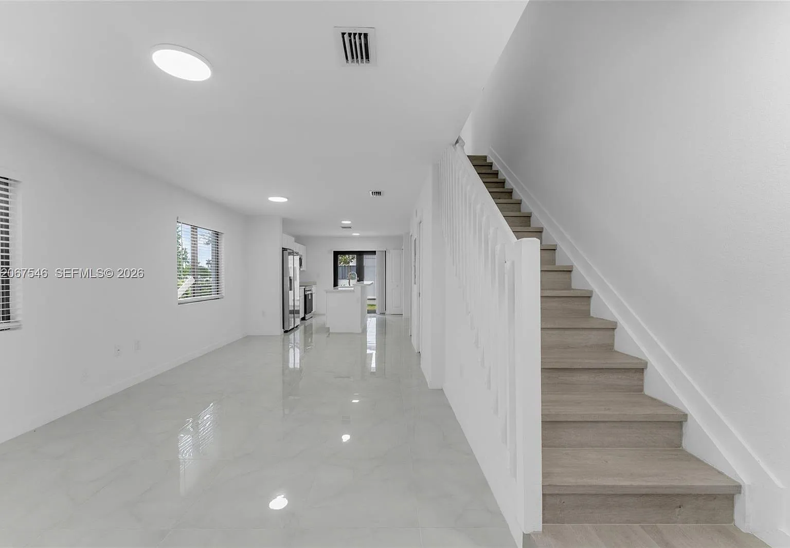 3 bed, 2.5 bath, 1200 sqft, $2,500 — Photo 4