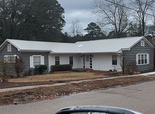 1319 N Park Ave, El Dorado, AR 71730