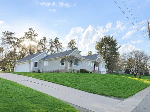 720 Miller Ave SW, Sugarcreek, OH 44681