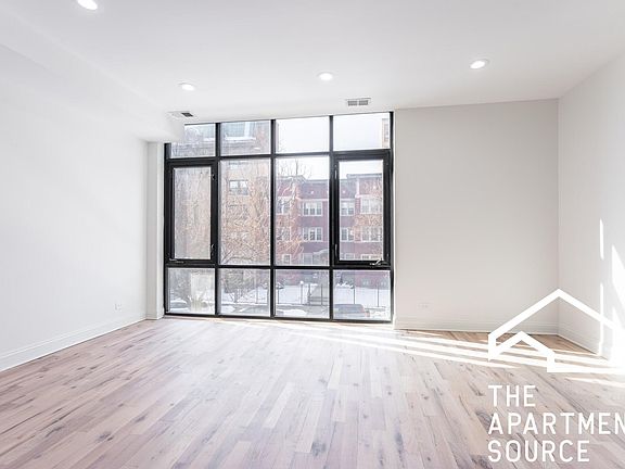 4th image of 5731 N Winthrop Ave #1F