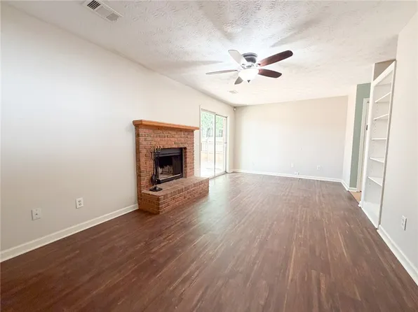 1128 Chinook St, Auburn, AL 36830