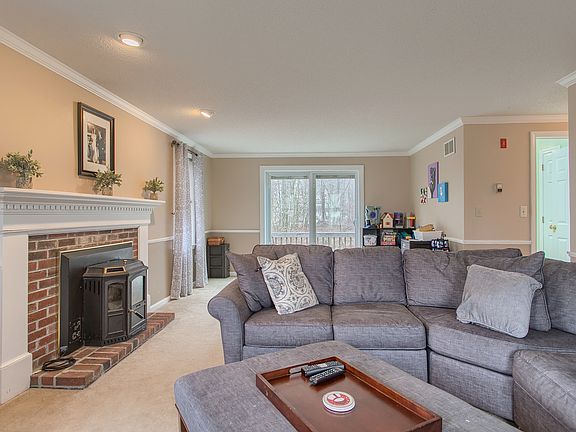 2nd image of 9 Unicorn Cir