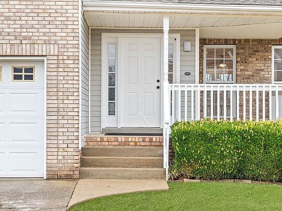 5th image of 3908 Gaine Dr