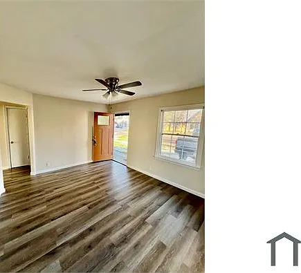2 bed, 1090 sqft, $1,699 — Photo 2