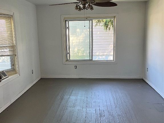 5th image of 634 Jennings St