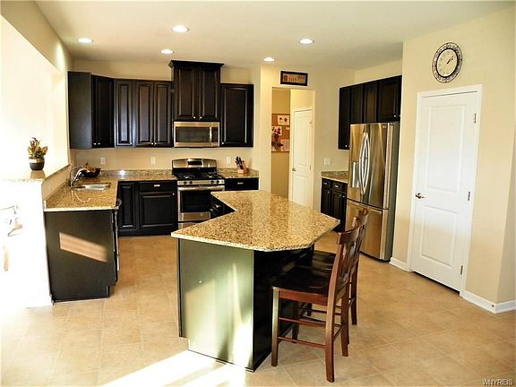 3rd image of 67 Hilltowne Dr