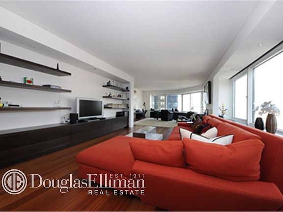 2nd image of 150-156 W 56th St