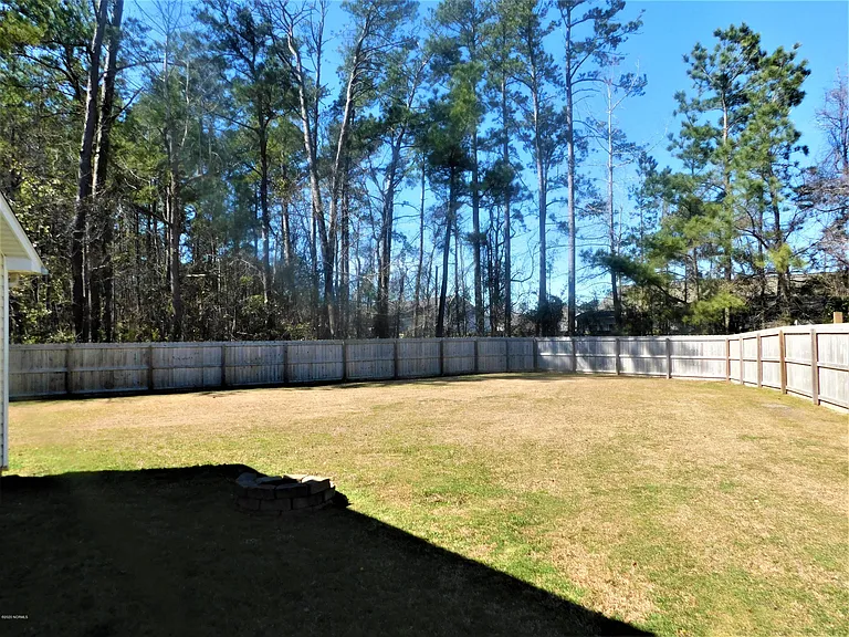 312 Kathryn Ct — Photo 13