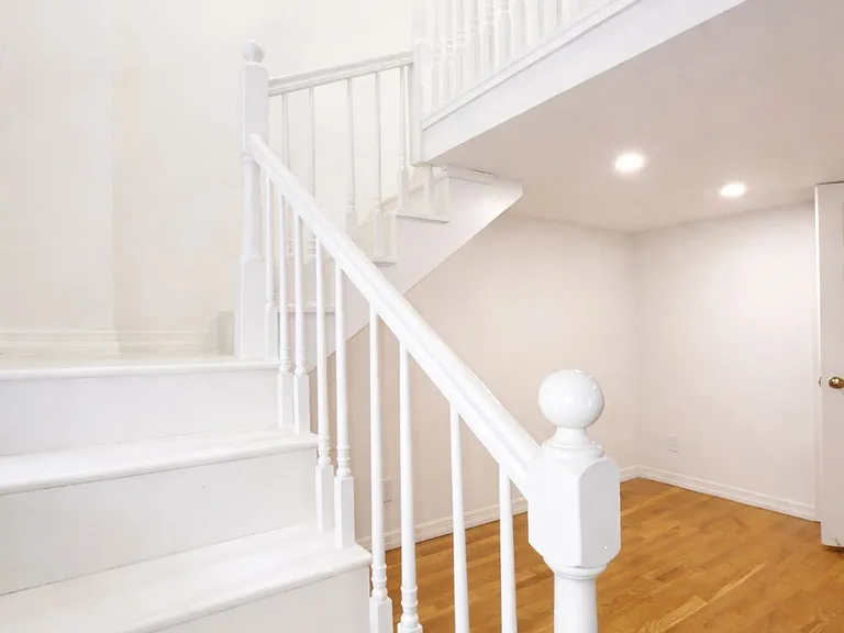 414 W 22nd St #7 — Photo 9