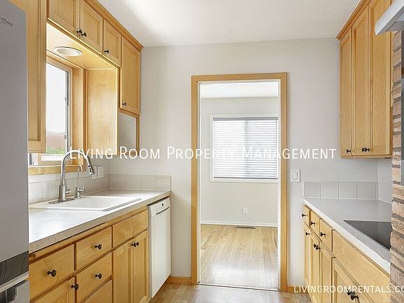5th image of 5030 NE 41st Ave