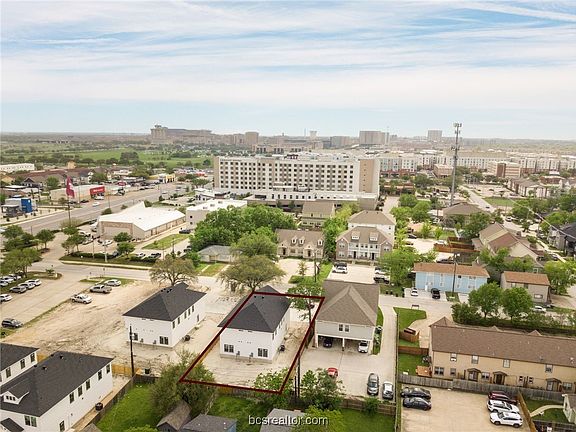 3rd image of 405 Nimitz St