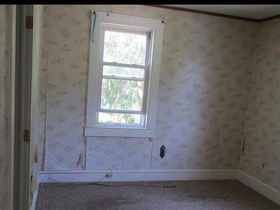 5th image of 626 Lincoln Ave