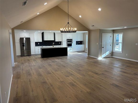 3rd image of 1130 Persimmon Pl