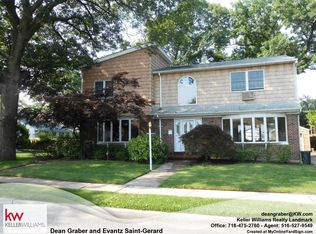 1665 Pershing St, Valley Stream, NY 11580