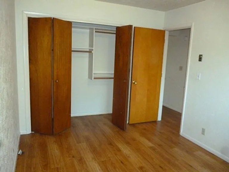 503 W Commercial Ave — Photo 11
