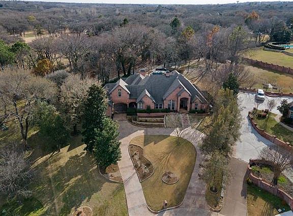 3rd image of 1501 Plantation Dr