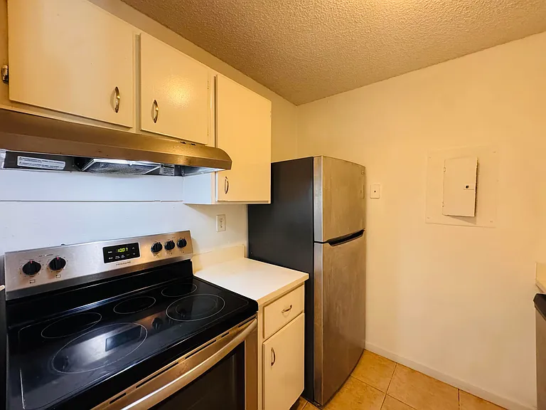 1068 N Benoist Farms Rd #302 — Photo 50