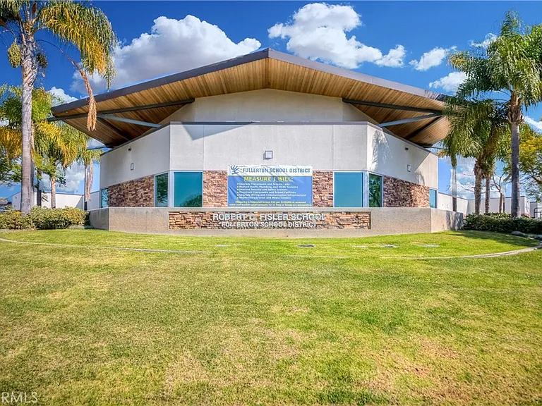 1300 McFadden Dr — Photo 38