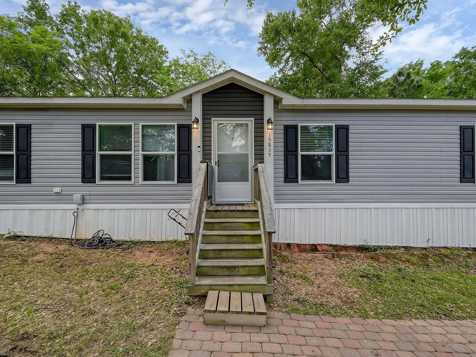 3 bed, 2.0 bath, 1456 sqft, $1,750 — Photo 2