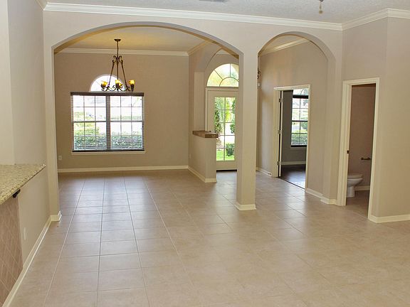 5th image of 325 Lauden Ct