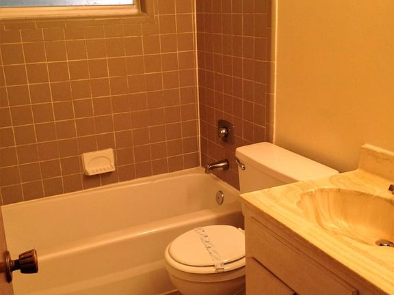5th image of 605 SE 2nd Pl