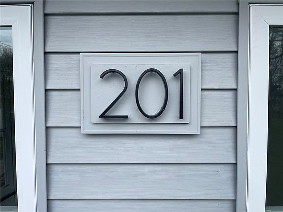 3rd image of 201 Vinal Ave