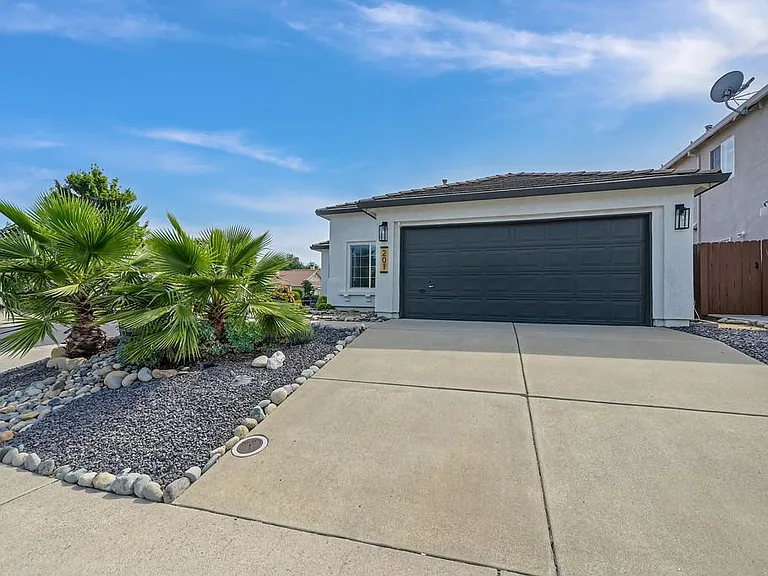 201 Stavros Ct — Photo 15