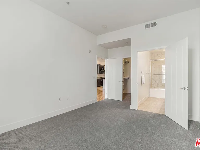 12920 Runway Rd #340 — Photo 25