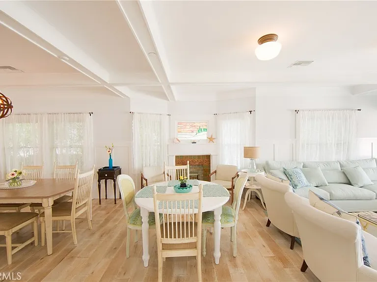 2219 Ocean Ave — Photo 7