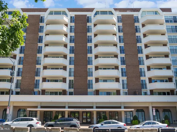 700 7th St SW APT 119, Washington, DC 20024