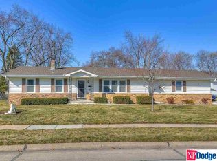 802 Monarch Cir, Papillion, NE 68046
