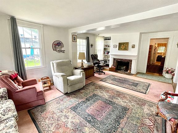 3rd image of 53 Paige St