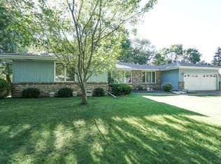 2086 Cameron Cir, Woodbury, MN 55125