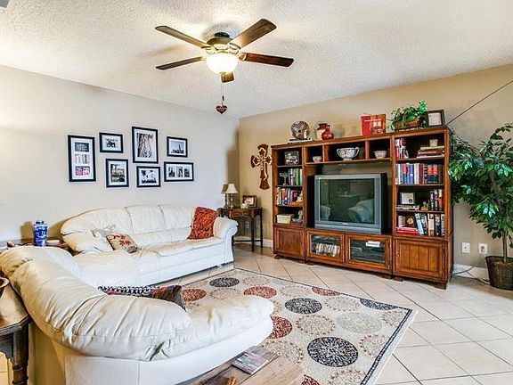 2nd image of 1101 Highbush Dr