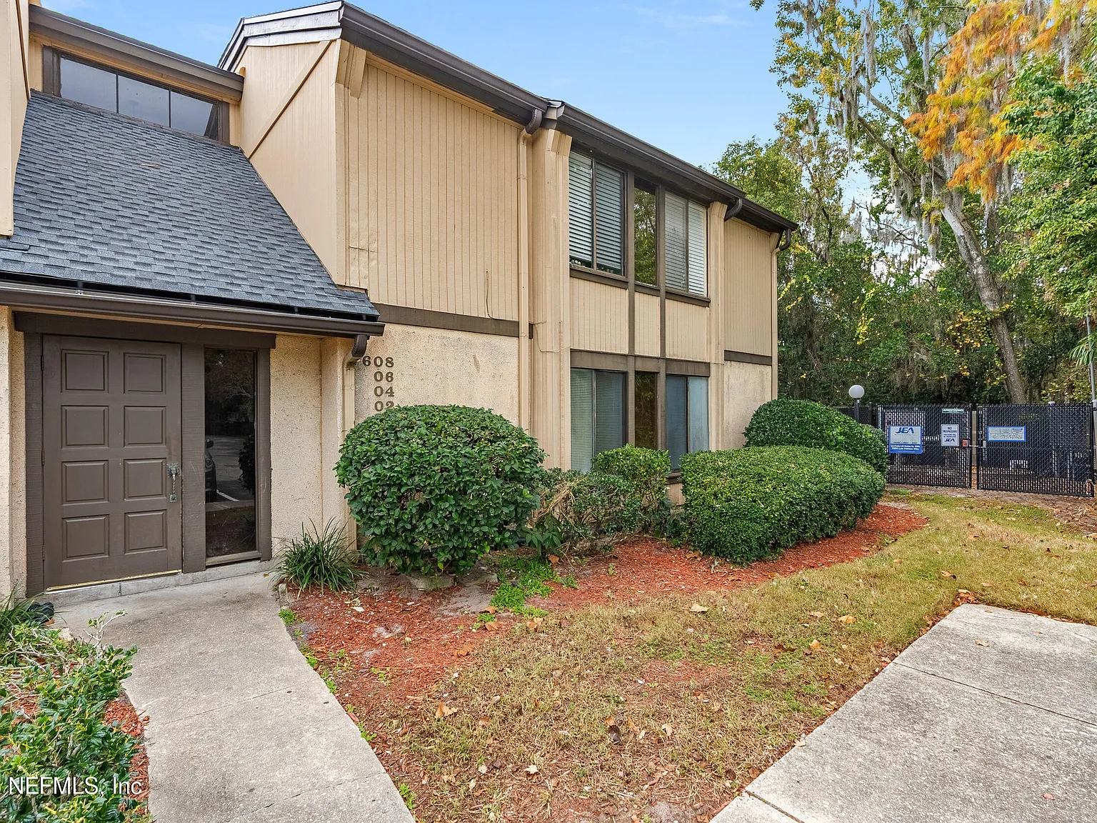 2 bed, 2.0 bath, 1276 sqft, $1,500 — Photo 2