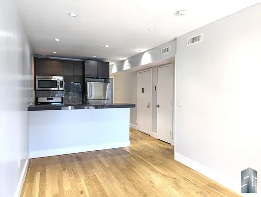 Rented by Skyline Group Real Estate | media 2