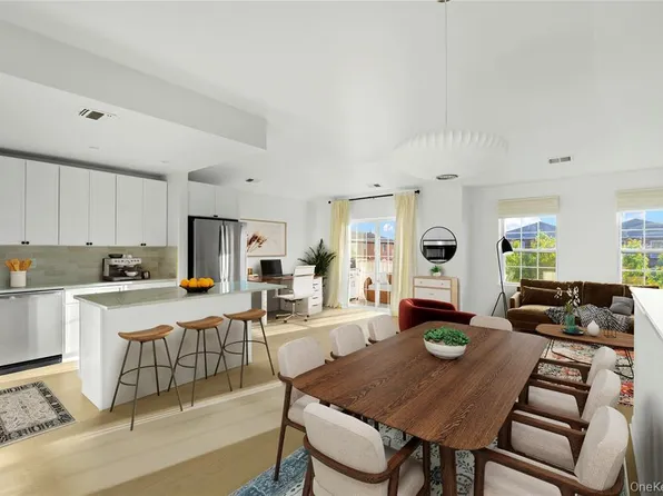 3-17 Endeavor Place #C, College Point, NY 11356