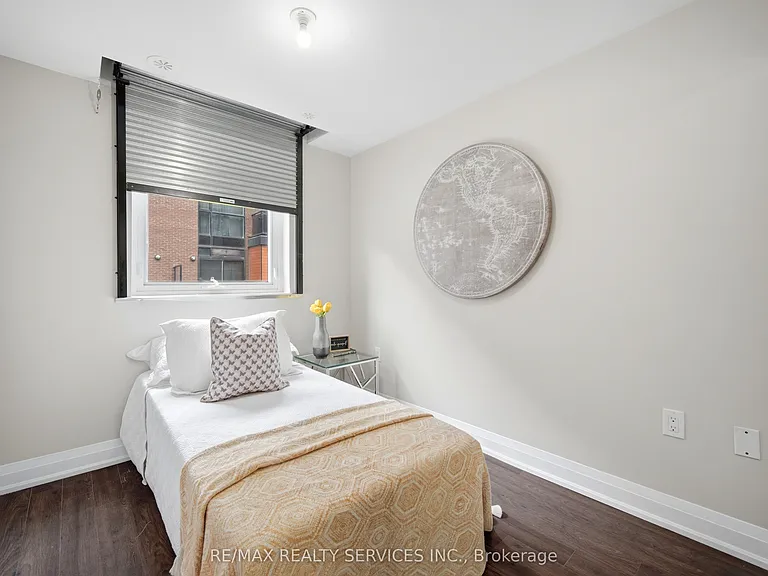 26 Coles Ave #302 — Photo 32