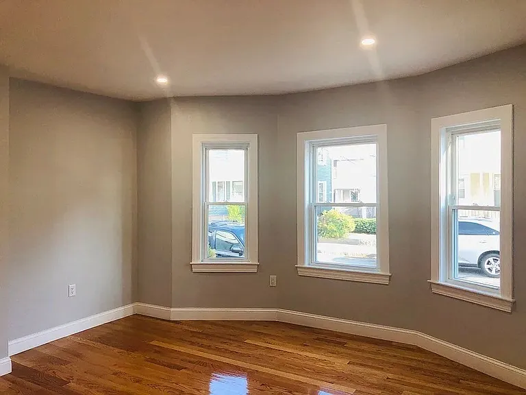 31 Middle St #1 — Photo 6